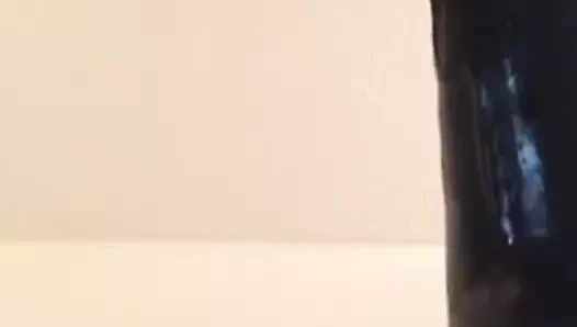 Bayan kalın üzerinde ona oyuncak