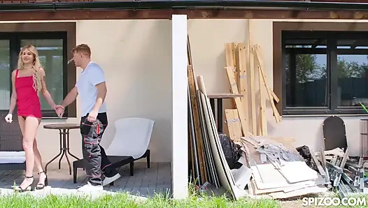 Büyük memeli güzel zlata shine sevgilisi tarafından sikiliyor