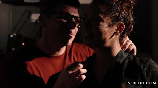 Hayallerinin zencisini sikiyorum! Sinfulxxx'te şehvetli tahlia lane