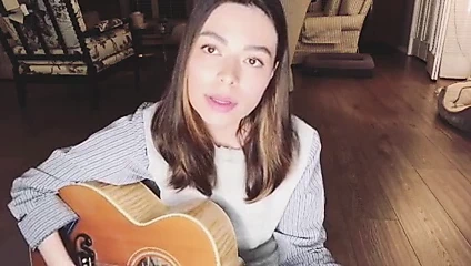 miranda cosgrove şarkı söylüyor
