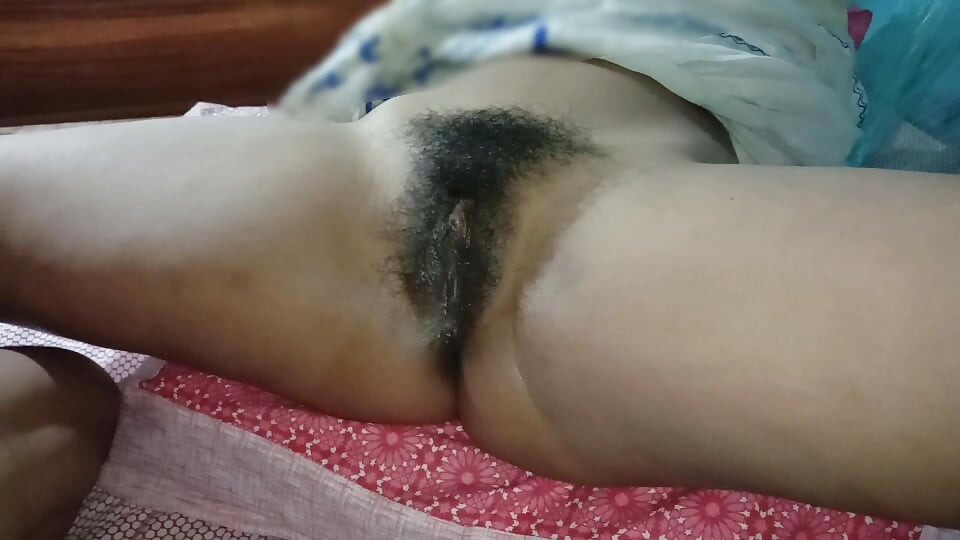 Hatun Brinjal tarafından sikiliyor.