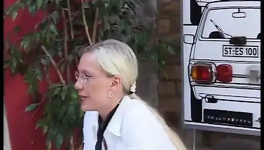 Almanya'dan ofis sekreteri iki birlikte memnun etmek zorunda