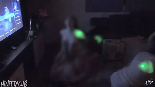 Fer dando que nem uma puta