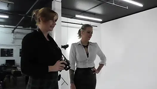 Melody Köle Orospu ile Fotoğraf Çekimi Yapıyor