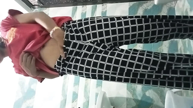 Vay be..... Biri beni sikecek mi? Yalnızım ve sıkıldım. Lütfen biri beni siksin.