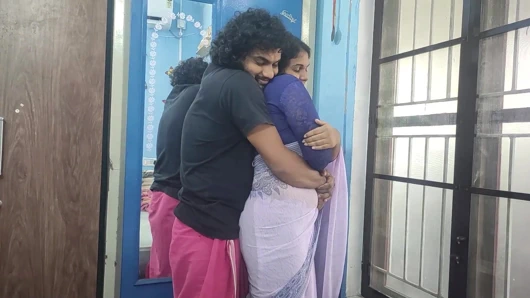 Göt öpücüğü ile uzun dudak kilidi romantizm ve sari içinde sert sikiş