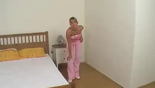 Gina eğleniyor