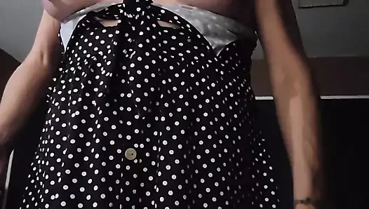 Amerikalı orta yaşlı seksi kadın meme ucunu parmaklıyor amcık pompası dildo mastürbasyonu