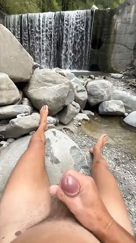Şelalede azgın