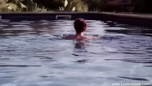 Tatlı Daphne arkadaşının amını seviyor