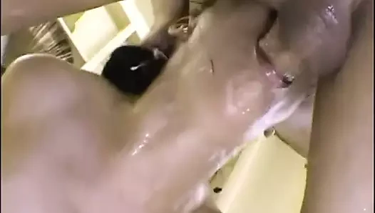 Derin ve sert saksocu kız