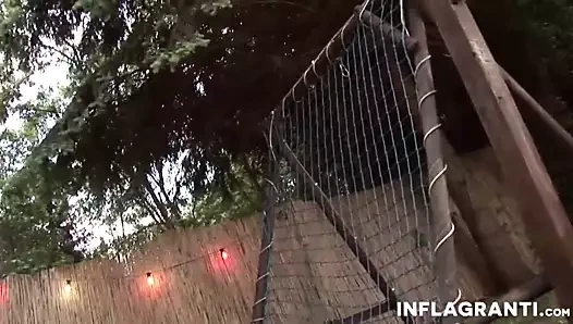 Seksi Alman adım anne içinde bir yağmurluk