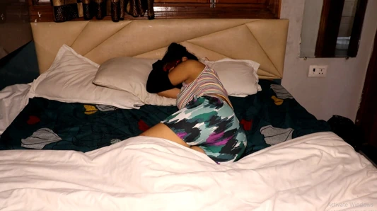 Üvey erkek kardeşinin yarağıyla sert seks, ayrıldıktan sonra Hazel Moore'un ıslak amcığı için harika