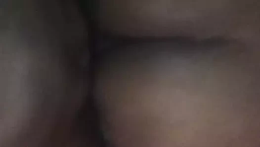 Güney tarafındaki iri güzel kadın -kısa klip