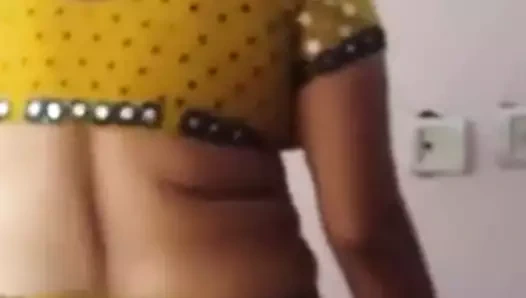 Seksi teyze alay olarak bir kirli hizmetçi