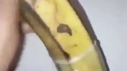 Amatör arkadaş kahrolası bir banana ve fışkırtma