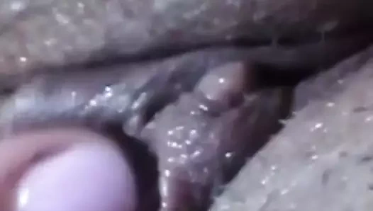 Ben görüntülü görüşmedeyken sikişiyor