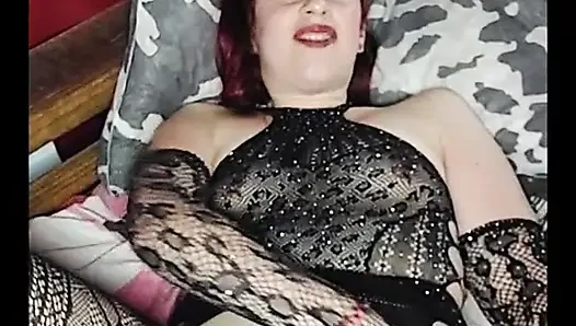 Shyyfxx, karın sikini patlatmak için ateşli seni bekliyor! Rol yapma 31 talimatı