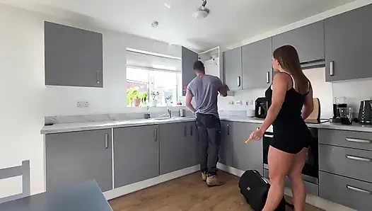 Tesisatçı onu hiç beklemediğinde her zaman gelir