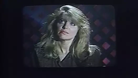 Sarışın hatun Sharon Kane vahşi adamından memnun oluyor