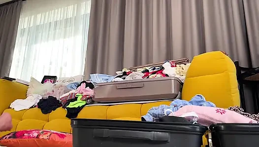 İnanılmaz derecede seksi bir vücuda sahip sevimli doğal bir güzellik olan gerçek bir üniversiteli kızı sikişmeye çalış