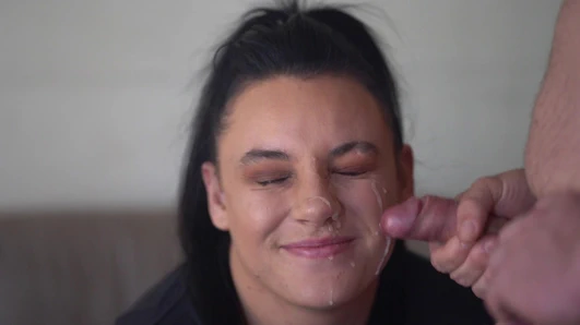 Şehvetli yakın çekim oral seks ve muhteşem yüz ile pawg için yüz!