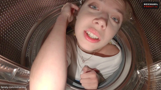 Yardım et, üvey kardeşim! sıkıştım!