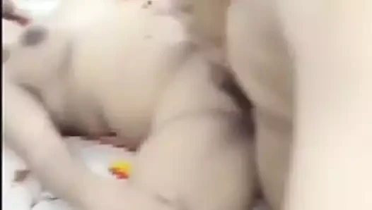 Genç çiftler Hintçe ses ile web kamerası seks zevk