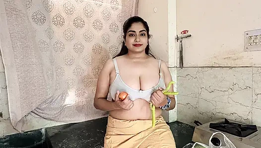 frisch verheiratetes bhabhi Priya ließ den jungen des nachbarn am Küchenstand ficken, weil er sich weigerte, für Gemüse zu bezahlen