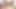 Yüksek topuklu ince ladyboy eteğini çıkarıyor ve