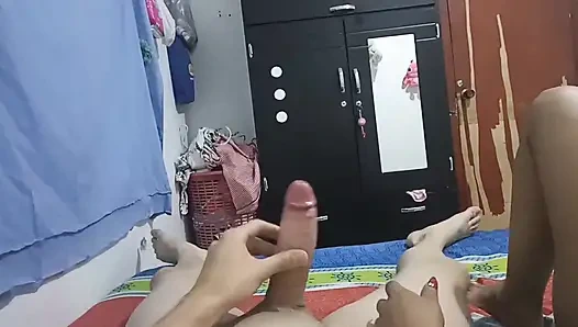 Üvey kuzenimi sikiyorum büyük göğüsleri ve büyük götlü yüzü sevimli