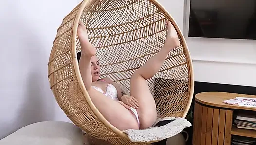 Lezbiyen eğlencesi, kıllı amına yumruk sokma