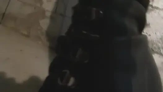 Çizmelerime tap, tabanlarından dölünü yalama hakkını kazan