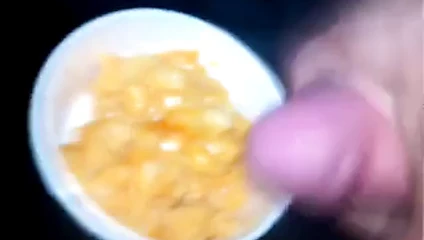 Süper büyük cumshot üzerinde ona food masif boşalmak üzerinde mac ve boşalmak