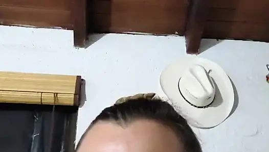 Azgın kadın dildoyla amını ovuyor