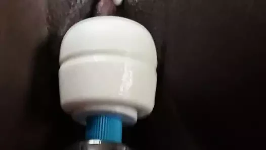 Bir hitachi ile bir fahişe lanet