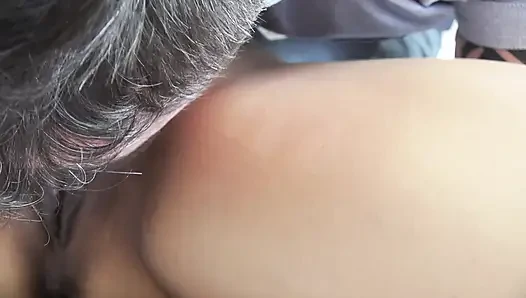 Amcığımı yiyor ve bu mükemmel amcığı seviyorum