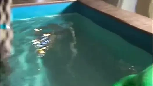 Eve insanları getirmeyi seven Iva'nın ilk oyuncu seçmeleri