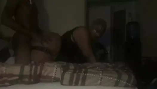 Lateks başlık bbw gets becerdin içinde yavaş hareket