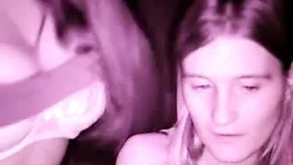 Dos amigas rusas borrachas