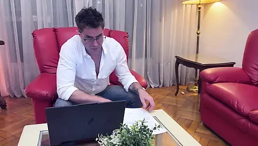Doktor sıkı göt deliğini parçalıyor