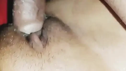 Hintli ateşli kadın kocasıyla romantizm yaşıyor