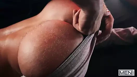 Erkekler - Chuck Conrad mateo tomas'ı tüm pozisyonlarda sikiyor, sonra yarağını Mateo'nun ağzına sağıyor