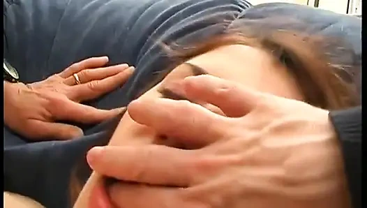 Evde tatlı ev, evde arkadaşımla yalnızım