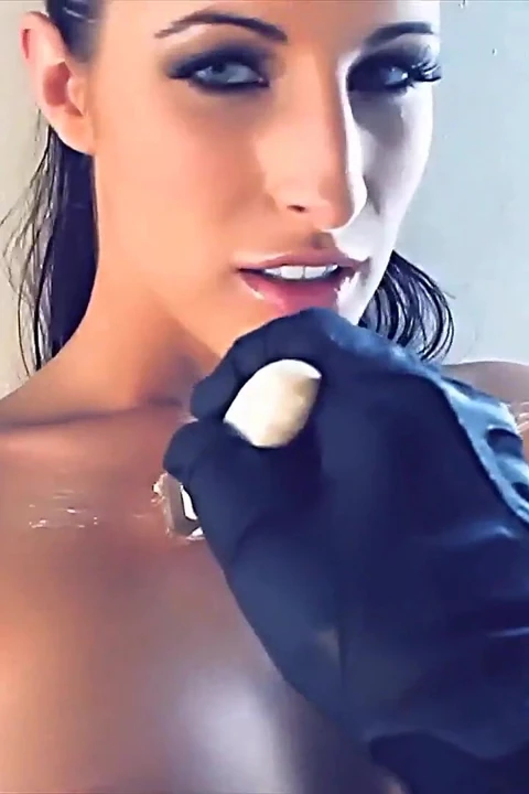 Kortney Kane'in rol aldığı vuruşlar