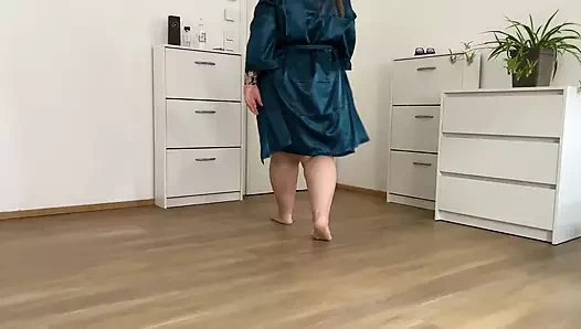 Paket teslimat adamı muhteşem orta yaşlı seksi kadının götüne boşalıyor