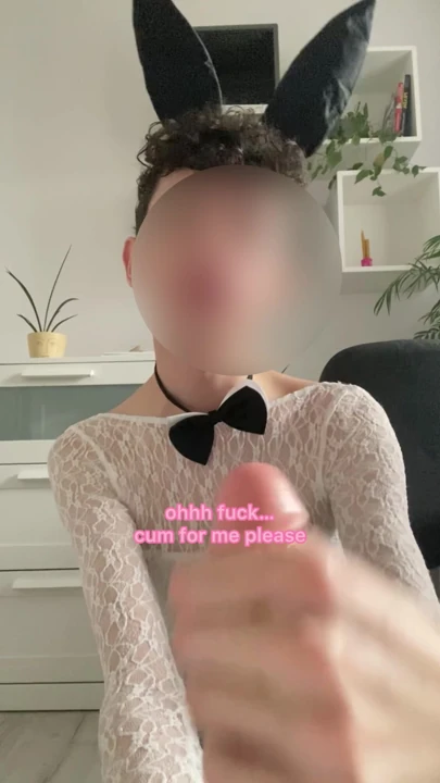 Bakış açısı: femboy senin boşalmanı sağlıyor