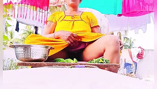 Ev hizmetçisi ev sahibini sikiyor Telugu Dirty Talks