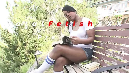 Coffee Brown'a sert ve derin binebilirsiniz!