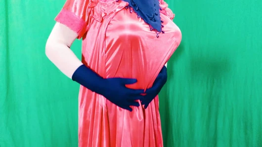 Bangladeşli tatlım yenge geceyi seninle ateşli ve seksi gece elbisesi giyerek geçirmek istiyor